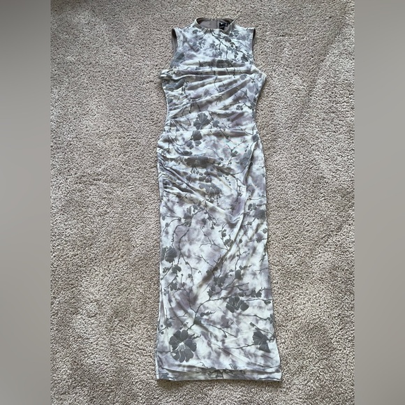 Windsor Dresses & Skirts - Windsor flocked mesh mock neck midi dress medium gray & white